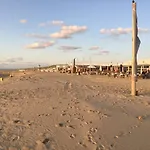 بيت للعطل Salt Life Beachhouse نوردفيك