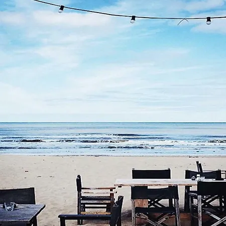 Salt Life Beachhouse Holiday home